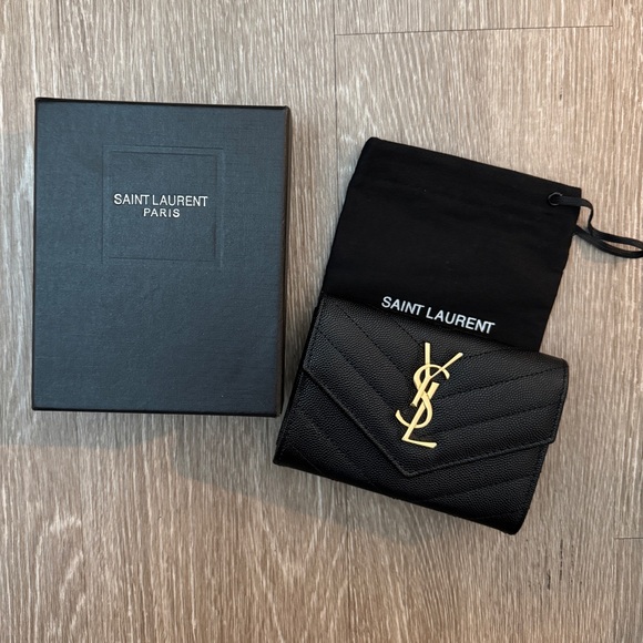 Saint Laurent YSL Monogram Small Flap Wallet in Grained Leather - Picture 16 of 16